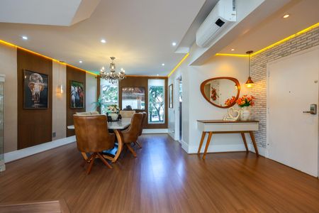 Apartamento à venda com 213m², 4 quartos e 4 vagasSala