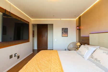 Apartamento à venda com 213m², 4 quartos e 4 vagasSuíte 1