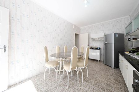 Casa para alugar com 310m², 2 quartos e 2 vagasCozinha