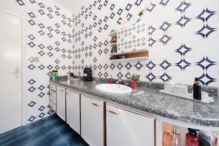 Casa para alugar com 310m², 2 quartos e 2 vagasBanheiro