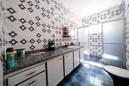 Casa para alugar com 310m², 2 quartos e 2 vagasBanheiro