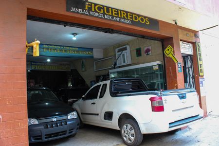 Casa para alugar com 450m², 4 quartos e 6 vagas