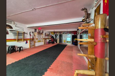 Casa para alugar com 450m², 4 quartos e 6 vagas