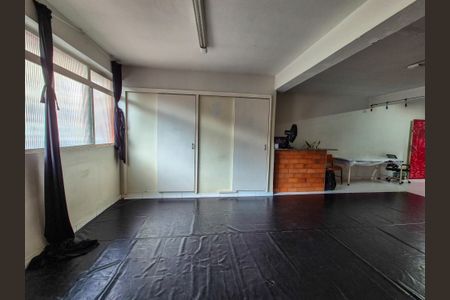 Casa para alugar com 450m², 4 quartos e 6 vagas