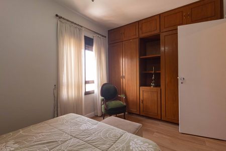 Apartamento para alugar com 145m², 3 quartos e 2 vagas Apartamento para alugar com 145m², 3 quartos e 2 vagasSuíte