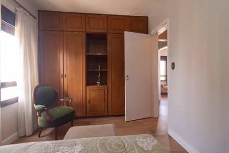 Apartamento para alugar com 145m², 3 quartos e 2 vagas Apartamento para alugar com 145m², 3 quartos e 2 vagasSuíte