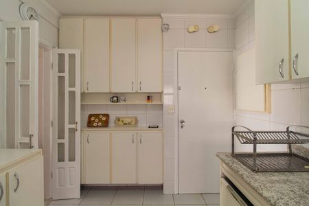 Apartamento para alugar com 145m², 3 quartos e 2 vagas Apartamento para alugar com 145m², 3 quartos e 2 vagasCozinha