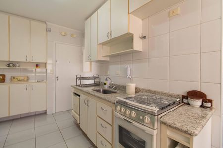 Apartamento para alugar com 145m², 3 quartos e 2 vagas Apartamento para alugar com 145m², 3 quartos e 2 vagasCozinha