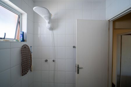 Casa à venda com 164m², 3 quartos e 2 vagasBanheiro 1
