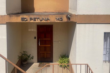 Apartamento para alugar com 70m², 3 quartos e 2 vagasEntrada Prédio