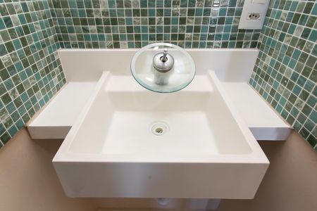 Apartamento à venda com 51m², 2 quartos e 1 vaga Apartamento à venda com 51m², 2 quartos e 1 vagaBanheiro / Lavatório