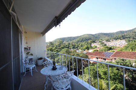 Apartamento à venda com 147m², 4 quartos e 1 vagaVaranda