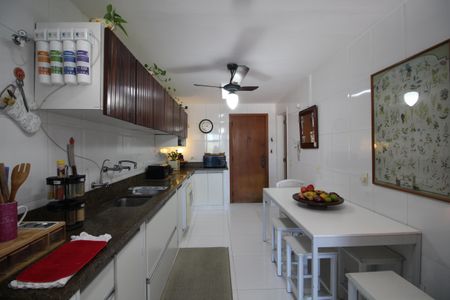 Apartamento à venda com 147m², 4 quartos e 1 vagaCozinha