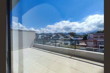 Casa de condomínio à venda com 372m², 3 quartos e 2 vagas Casa de condomínio à venda com 372m², 3 quartos e 2 vagasVaranda da Sala Privativa