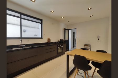 Casa de condomínio à venda com 372m², 3 quartos e 2 vagas Casa de condomínio à venda com 372m², 3 quartos e 2 vagasCozinha