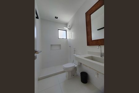 Casa de condomínio à venda com 372m², 3 quartos e 2 vagas Casa de condomínio à venda com 372m², 3 quartos e 2 vagasBanheiro da Sala Privativa