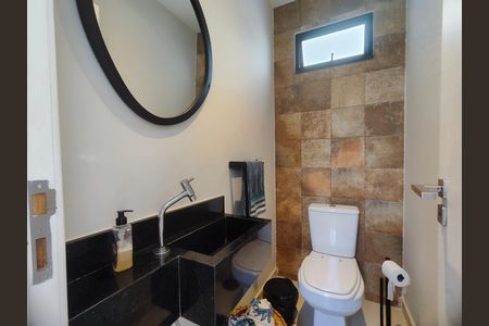 Casa de condomínio à venda com 372m², 3 quartos e 2 vagas Casa de condomínio à venda com 372m², 3 quartos e 2 vagasLavabo 2