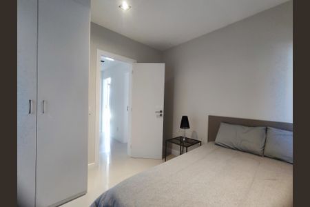 Casa de condomínio à venda com 372m², 3 quartos e 2 vagas Casa de condomínio à venda com 372m², 3 quartos e 2 vagasSuíte 3