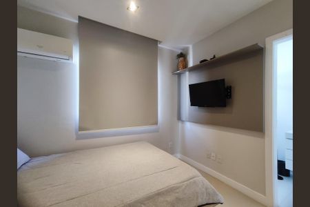 Casa de condomínio à venda com 372m², 3 quartos e 2 vagas Casa de condomínio à venda com 372m², 3 quartos e 2 vagasSuíte 3