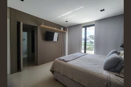 Casa de condomínio à venda com 372m², 3 quartos e 2 vagas Casa de condomínio à venda com 372m², 3 quartos e 2 vagasSuíte 1