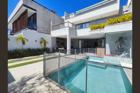 Casa de condomínio à venda com 372m², 3 quartos e 2 vagas Casa de condomínio à venda com 372m², 3 quartos e 2 vagasÁrea de Lazer