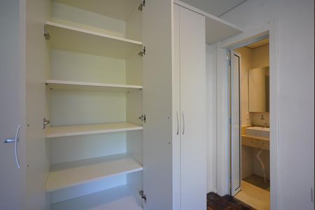 Apartamento para alugar com 29m², 1 quarto e sem vagaQuarto armário 
