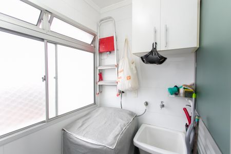 Apartamento à venda com 60m², 2 quartos e 1 vagaÁrea de Serviço 