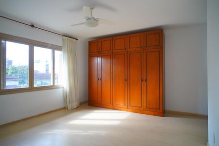 Casa à venda com 610m², 3 quartos e 2 vagasQuarto suíte 