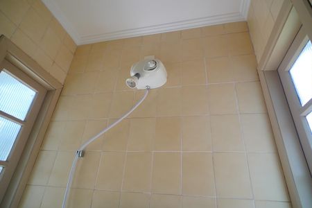 Casa à venda com 610m², 3 quartos e 2 vagasBanheiro 