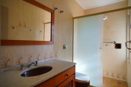 Casa à venda com 610m², 3 quartos e 2 vagasBanheiro 