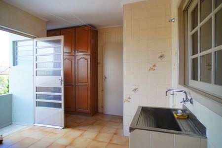 Casa à venda com 610m², 3 quartos e 2 vagasÁrea de Serviço