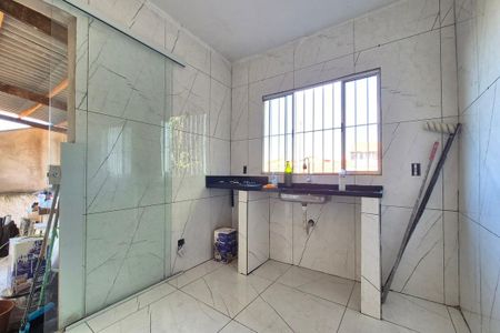 Casa à venda com 67m², 2 quartos e 1 vagaCozinha 
