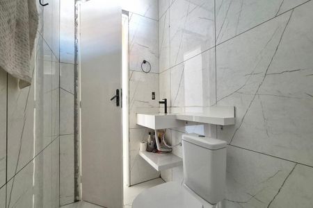 Casa à venda com 67m², 2 quartos e 1 vagaBanheiro social 
