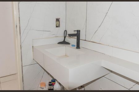 Casa à venda com 67m², 2 quartos e 1 vagaBanheiro