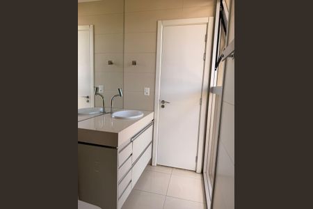 Apartamento à venda com 320m², 4 quartos e 4 vagasBanheiro