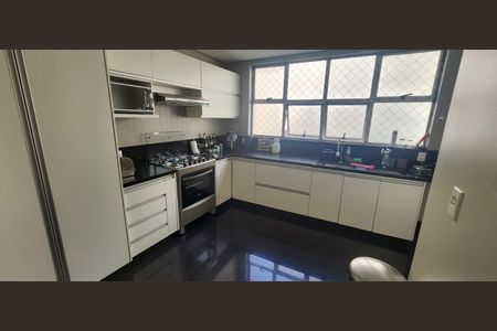 Apartamento à venda com 320m², 4 quartos e 4 vagasCozinha