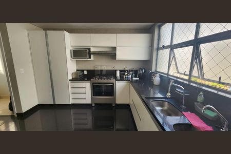 Apartamento à venda com 320m², 4 quartos e 4 vagasCozinha