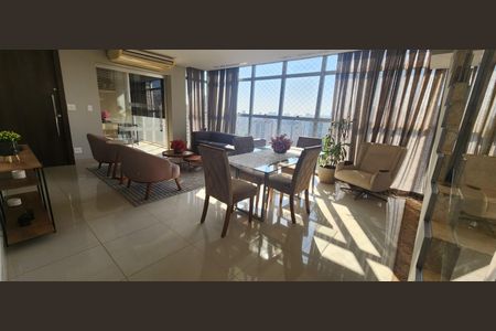 Apartamento à venda com 320m², 4 quartos e 4 vagasSala