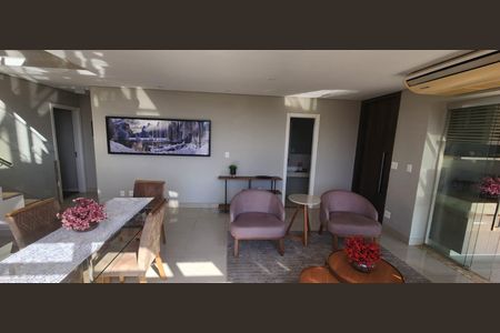 Apartamento à venda com 320m², 4 quartos e 4 vagasSala