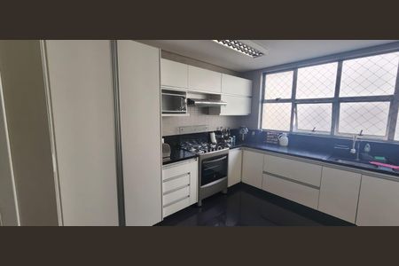 Apartamento à venda com 320m², 4 quartos e 4 vagasCozinha
