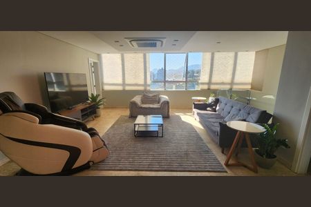 Apartamento à venda com 320m², 4 quartos e 4 vagasÁrea externa