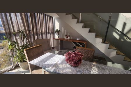 Apartamento à venda com 320m², 4 quartos e 4 vagasSala