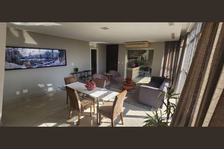 Apartamento à venda com 320m², 4 quartos e 4 vagasÁrea externa