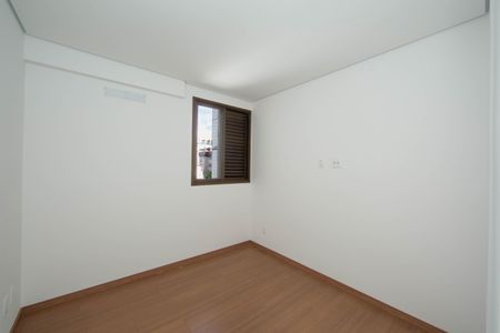 Apartamento à venda com 4 quartos, 90m² em Calafate, Belo Horizonte