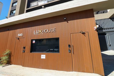 Apartamento à venda com 133m², 3 quartos e 2 vagas Apartamento à venda com 133m², 3 quartos e 2 vagasFachada