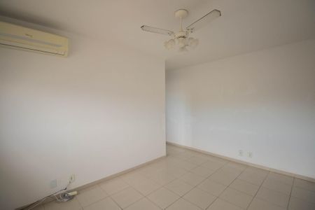 Sala de apartamento para alugar com 2 quartos, 60m² em Barro Vermelho, São Gonçalo
