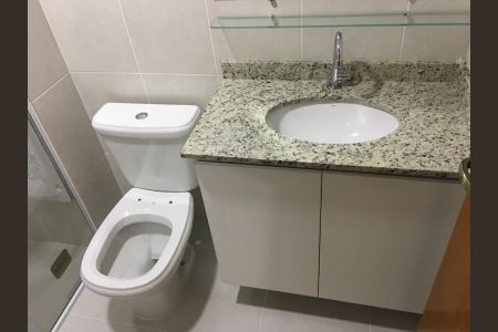 Banheiro de apartamento à venda com 2 quartos, 68m² em RP3 (Regiões de Planejamento), Santo André