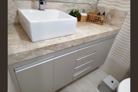 Apartamento à venda com 75m², 3 quartos e 2 vagasBanheiro 2