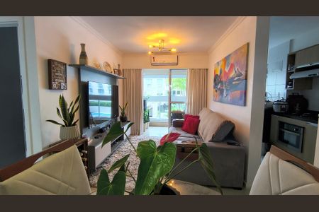 Apartamento à venda com 61m², 2 quartos e 2 vagasSala