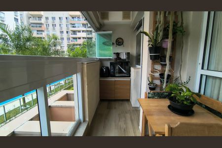 Apartamento à venda com 61m², 2 quartos e 2 vagasVaranda